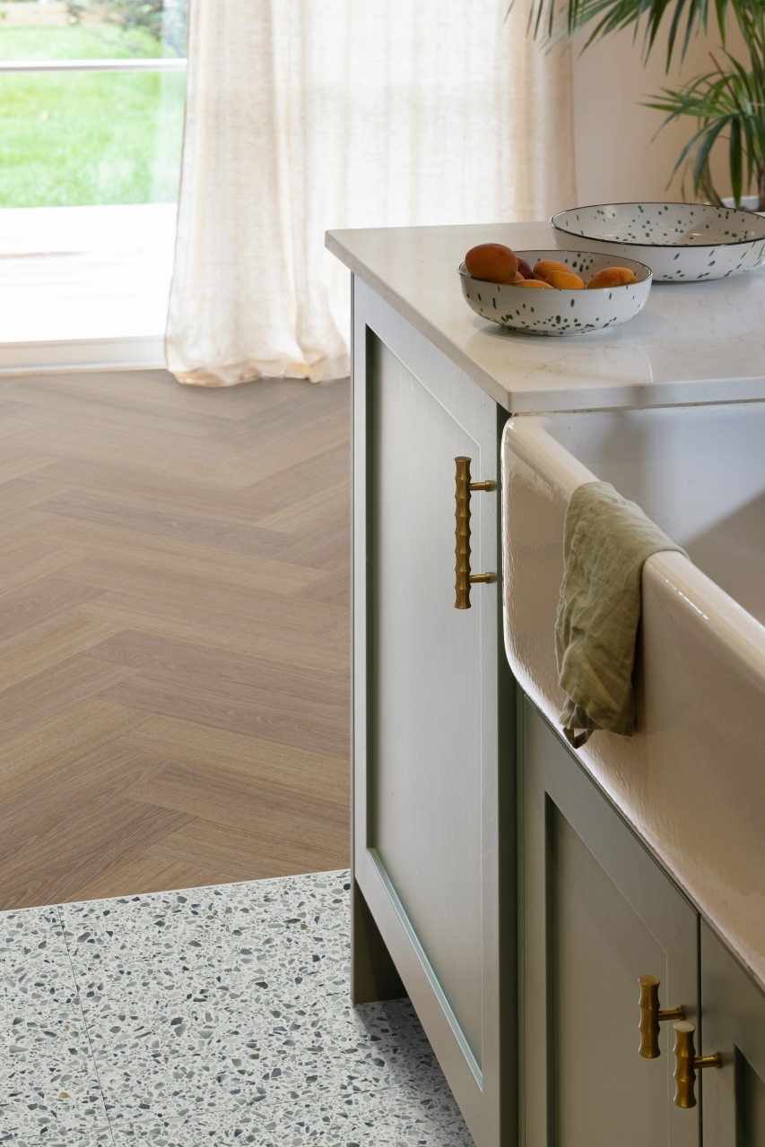 Moduleo Roots Herringbone Glyde Oak 22877Y